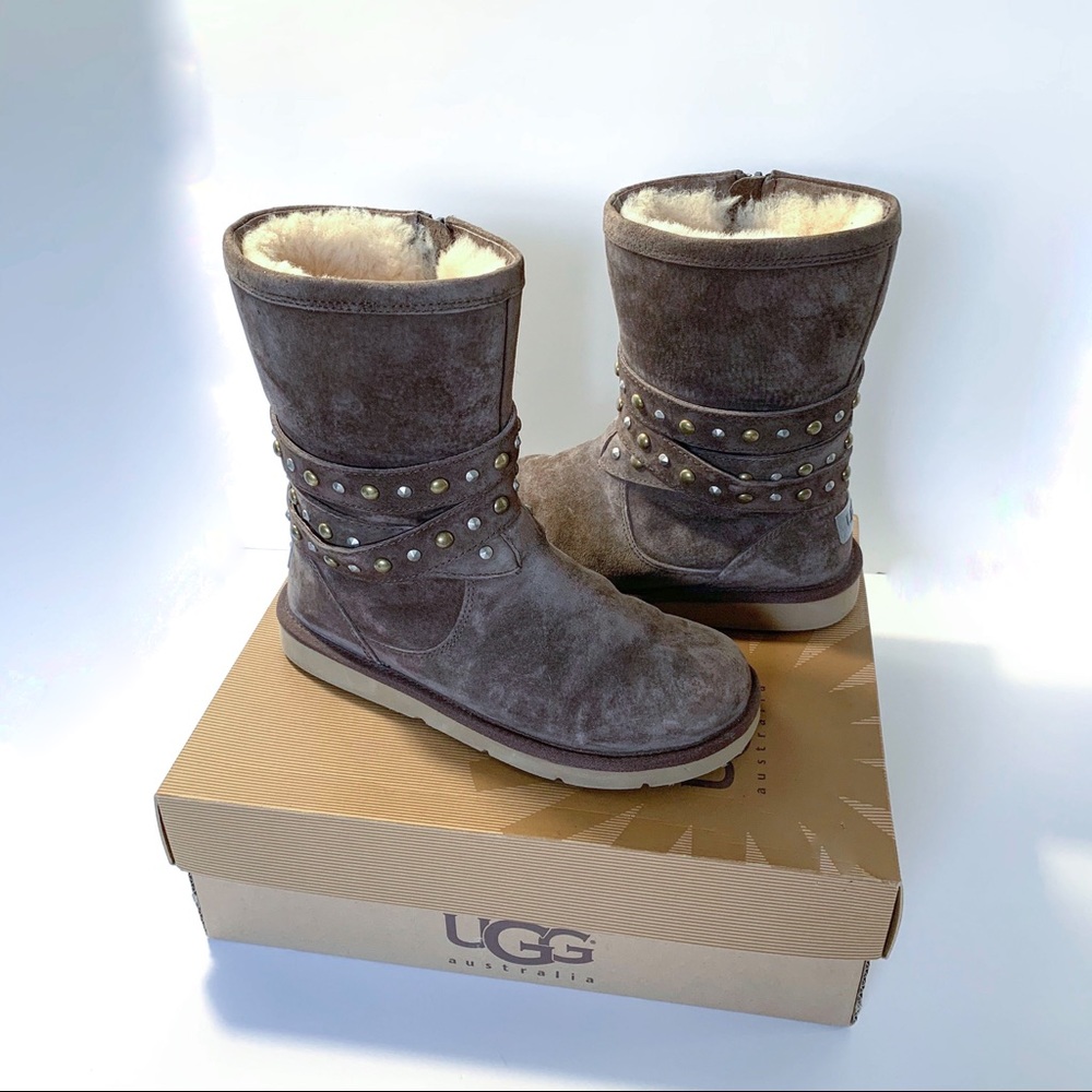 Ugg Clovis Boot - image 6